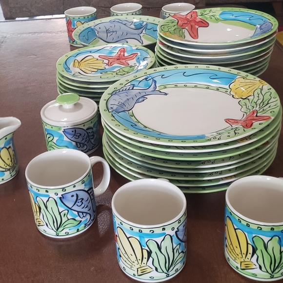 Hand painted dish set - Picture 3 of 4